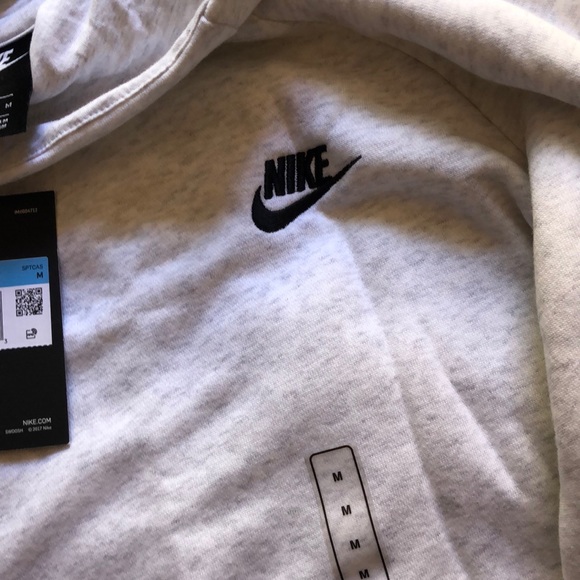Women’s Nike Hoodie - Picture 3 of 3